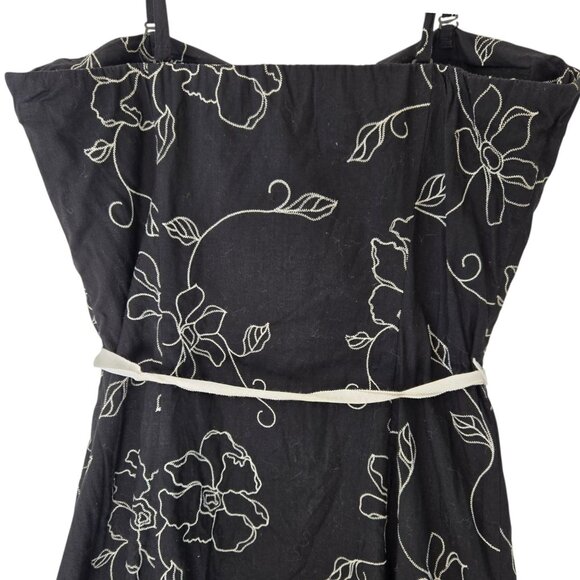 White House Black Market Floral Embroidered Black Dress Lace Hem Size 6 - Picture 6 of 10